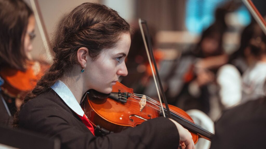 Hawthorn School for Girls student playing the violin