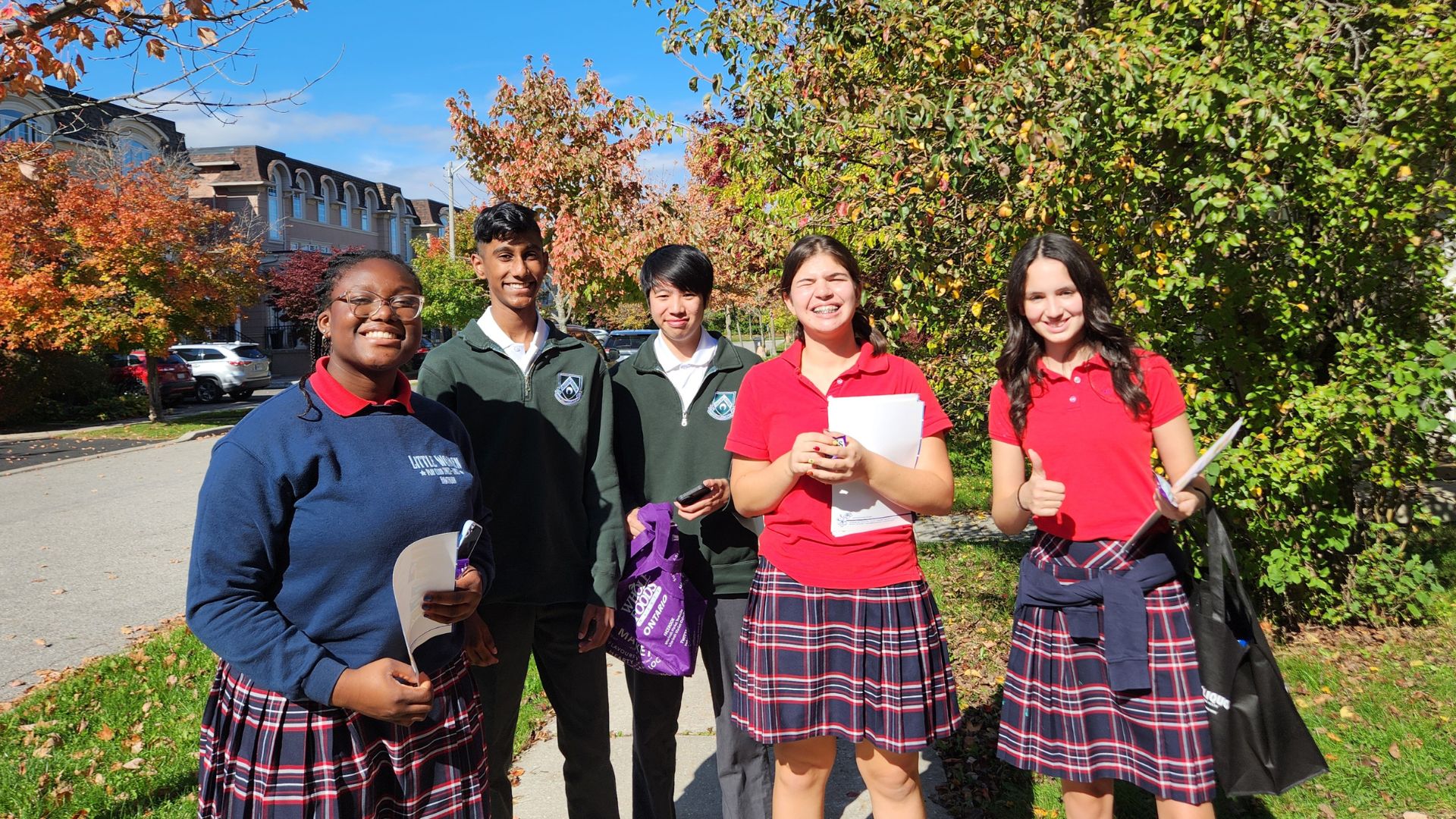 HSG/Crescent School Team Up for Food Drive
