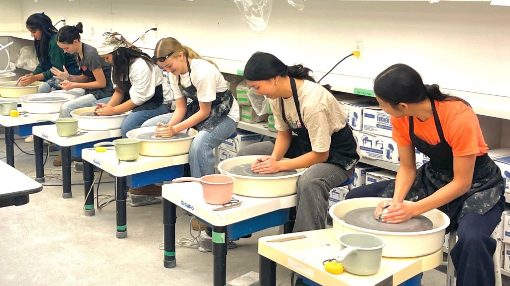 Hawthorn Students Gardiner Museum Fieldtrip Clay sculpting